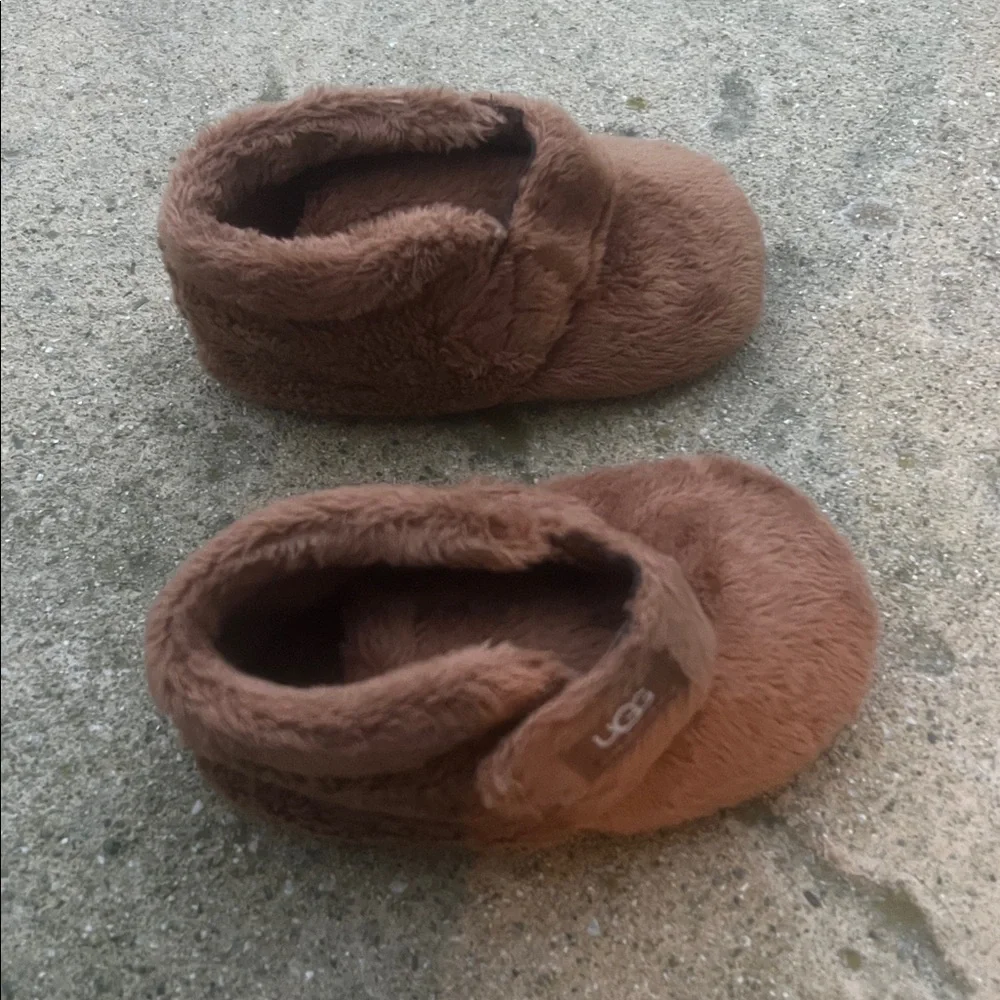 UGG Baby Bixbee Chestnut Fuzzy Velcro Slipper Bootie Shoe Baby Size 04/05